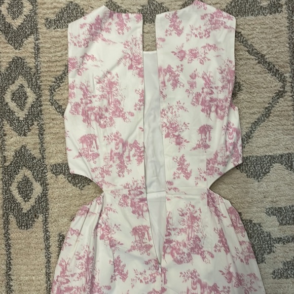 WAYF Side Cutout Ruffled Hem Dress - Picture 7 of 7